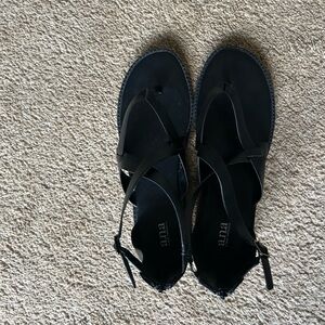 Ana Black Gladiator Thong Sandals| Women’s size 11